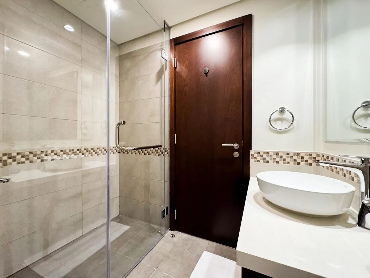 Bronzite 2-Bed Apt Central Dubai Canal Views