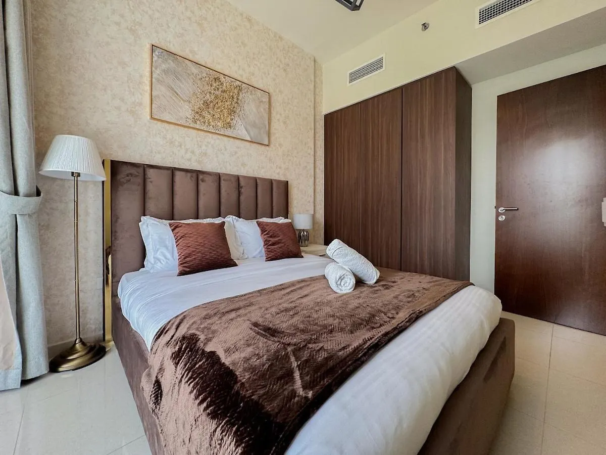 Bronzite 2-Bed Apt Central Dubai Canal Views Lägenhet