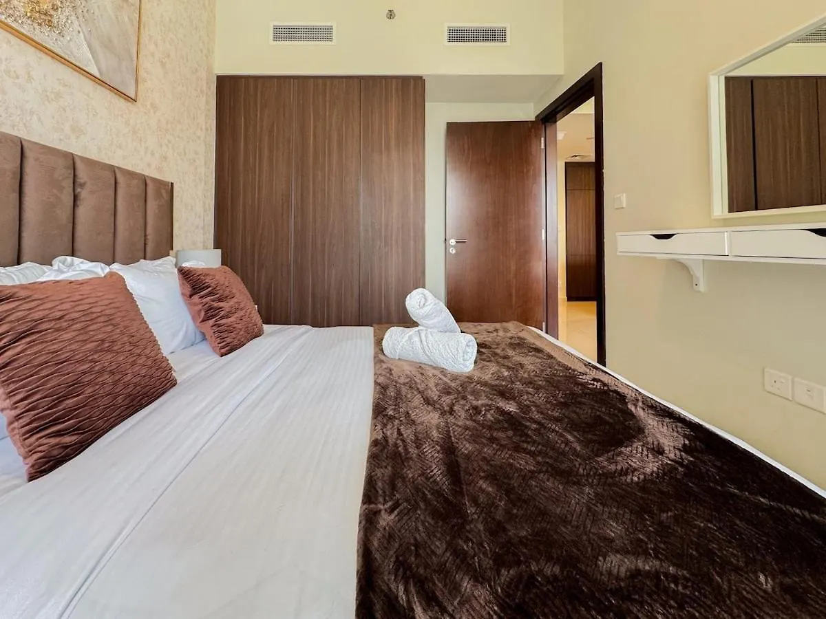 Bronzite 2-Bed Apt Central Dubai Canal Views Lägenhet