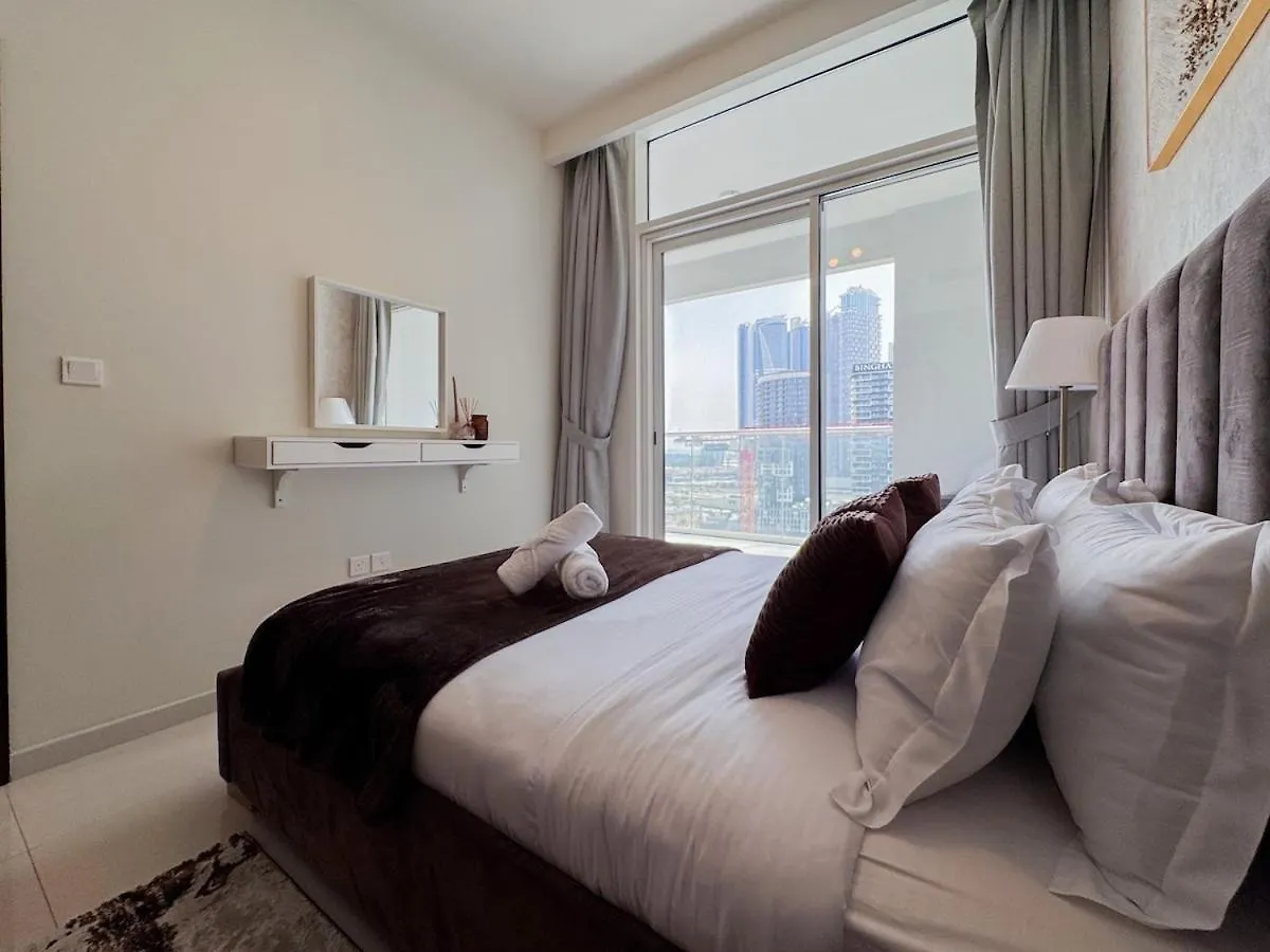 Lägenhet Bronzite 2-Bed Apt Central Dubai Canal Views Förenade Arabemiraten