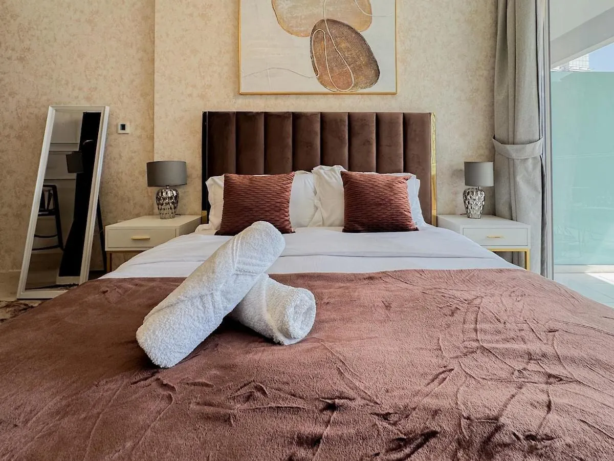 Bronzite 2-Bed Apt Central Dubai Canal Views 0*,