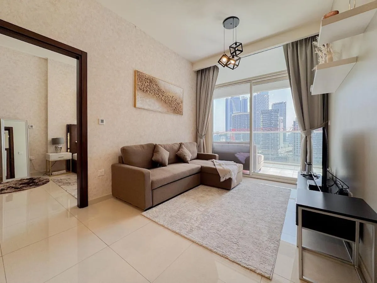 Bronzite 2-Bed Apt Central Dubai Canal Views Lägenhet